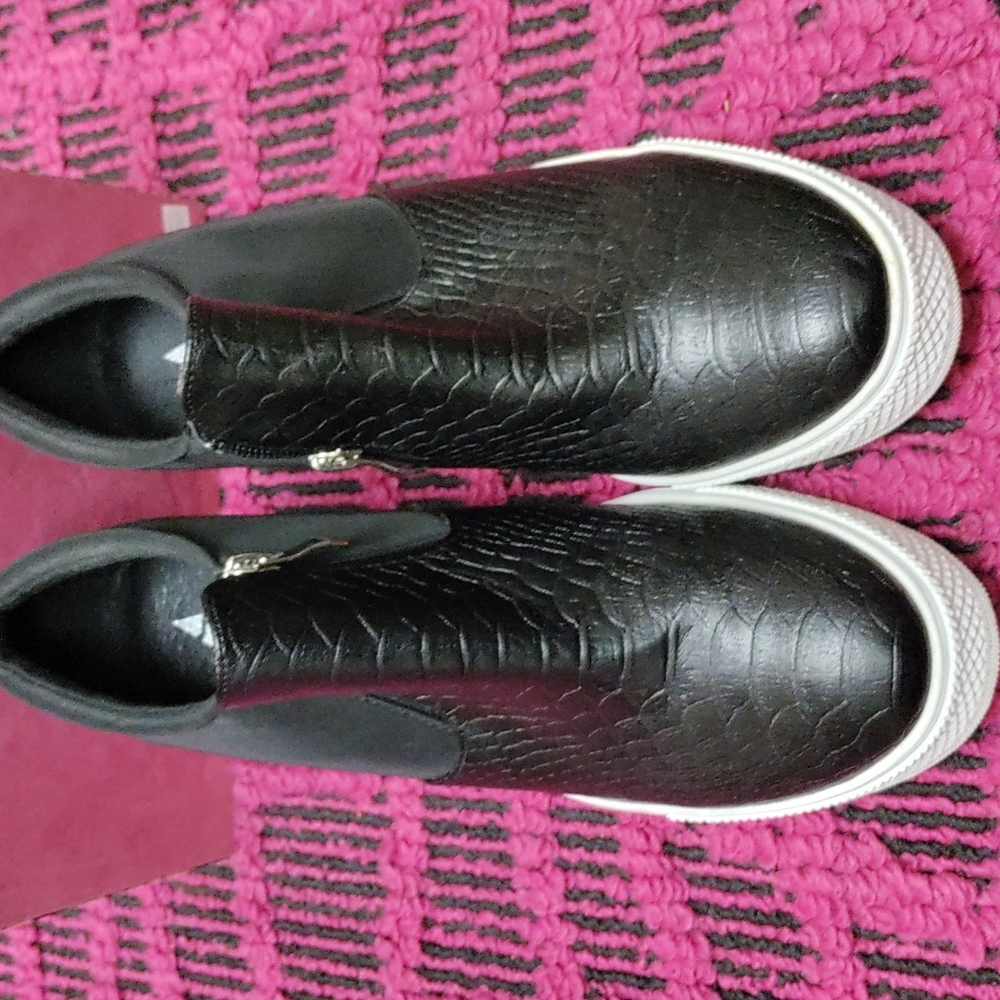Jolimall Solid Black Slip with side zipper Sneakers